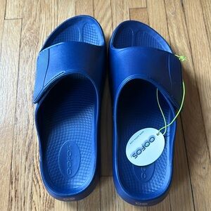 NWT OOFOS Unisex Sandal M15 W17
